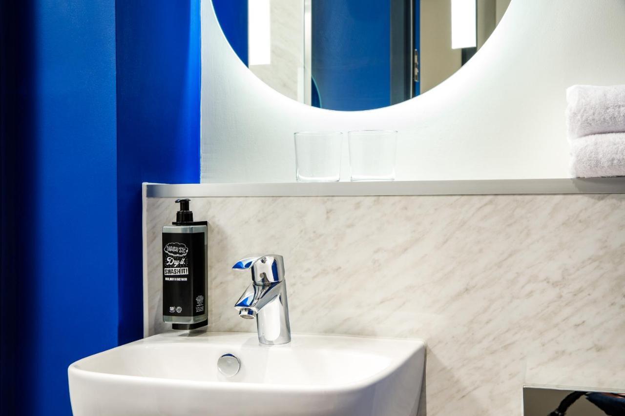 Ibis Budget Manchester Airport T2 Хейл Экстерьер фото