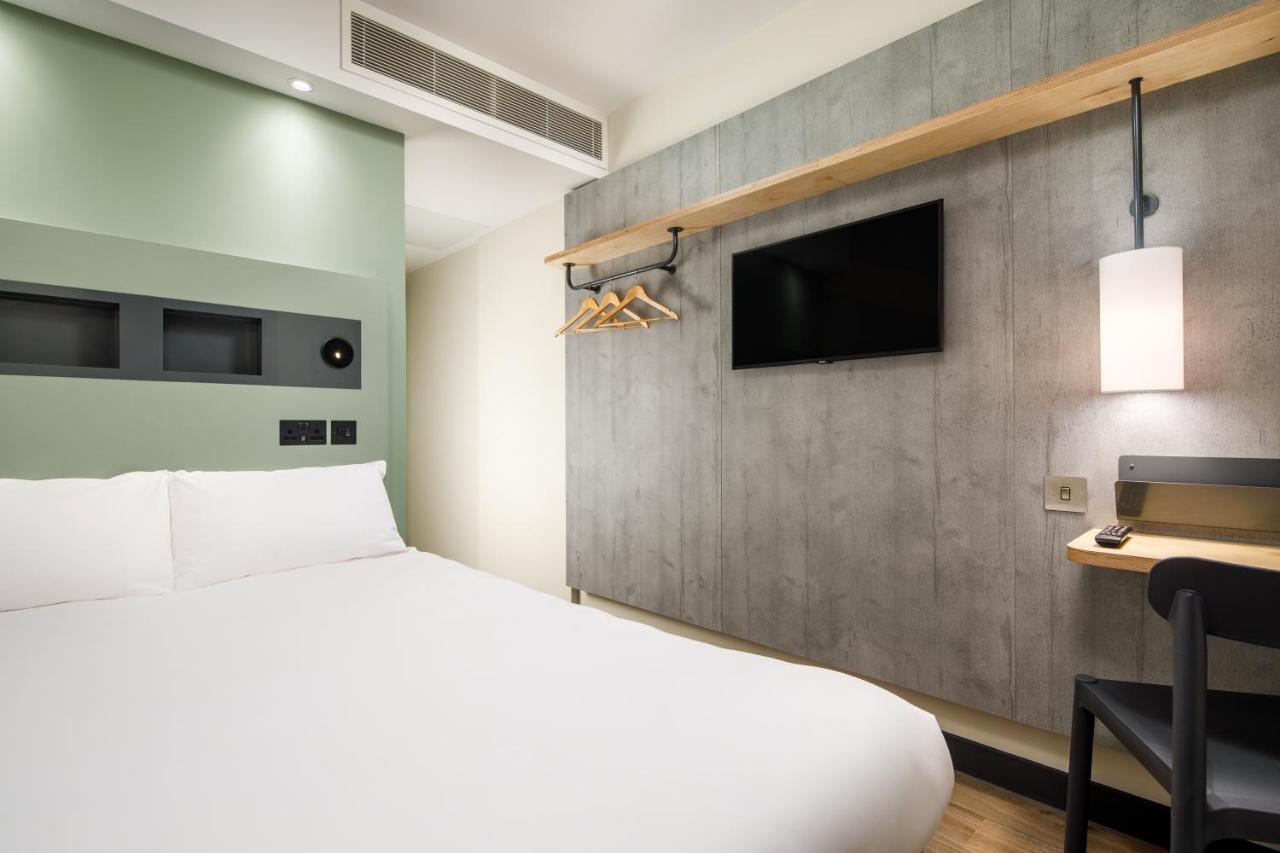 Ibis Budget Manchester Airport T2 Хейл Экстерьер фото