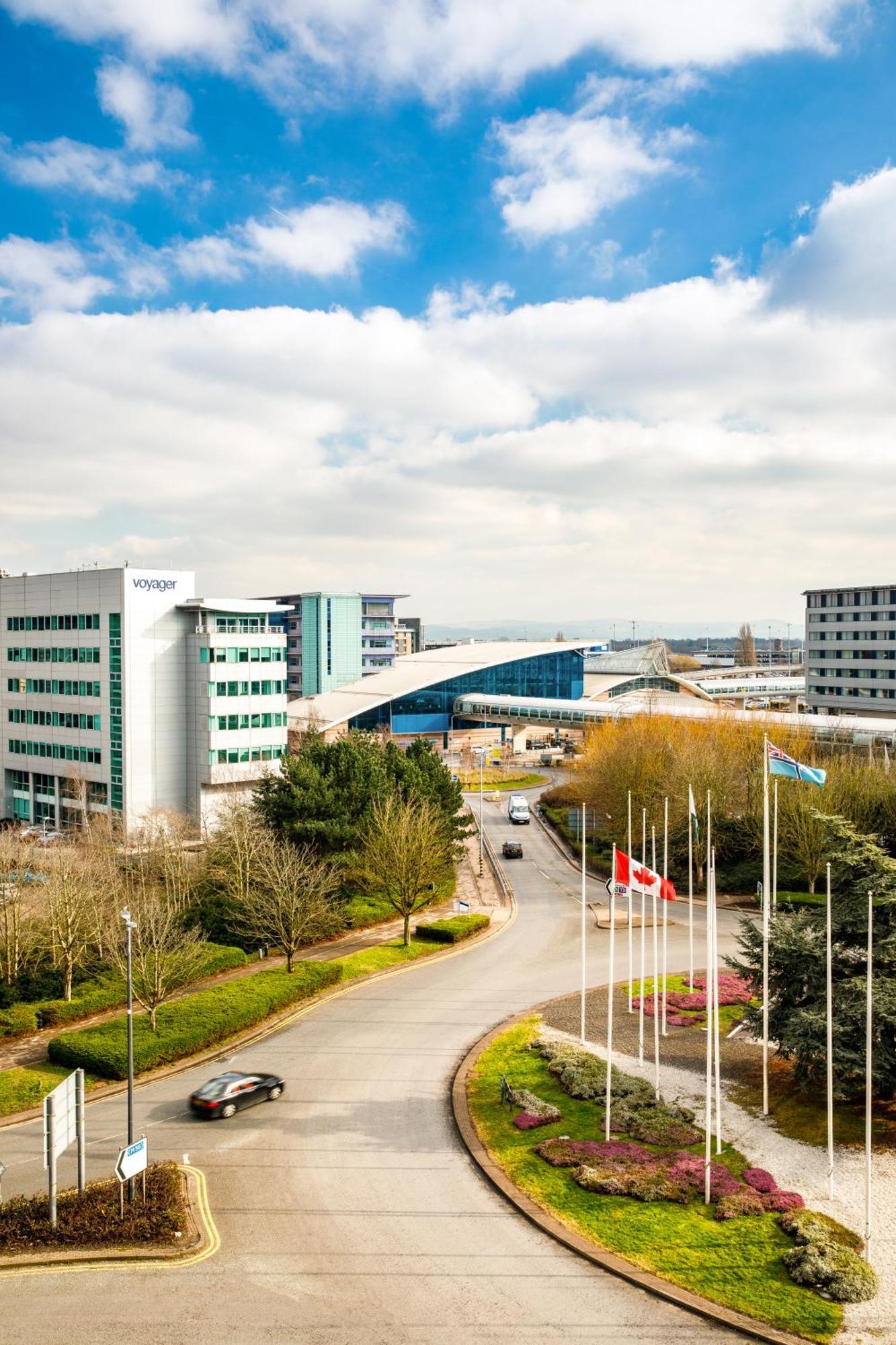 Ibis Budget Manchester Airport T2 Хейл Экстерьер фото