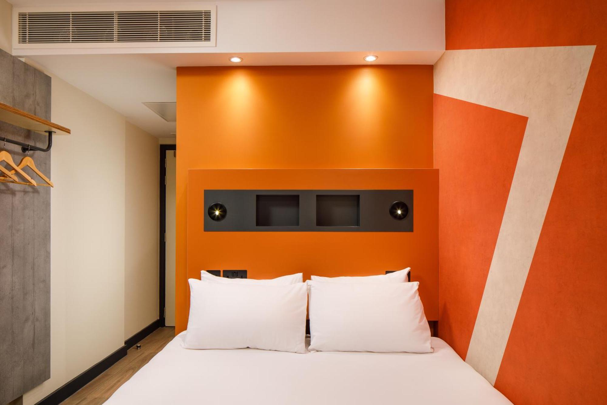 Ibis Budget Manchester Airport T2 Хейл Экстерьер фото