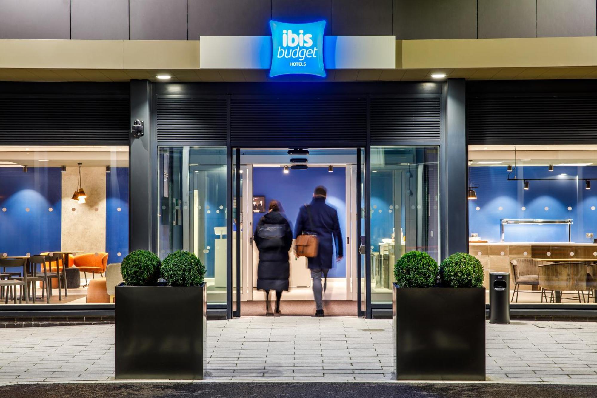 Ibis Budget Manchester Airport T2 Хейл Экстерьер фото