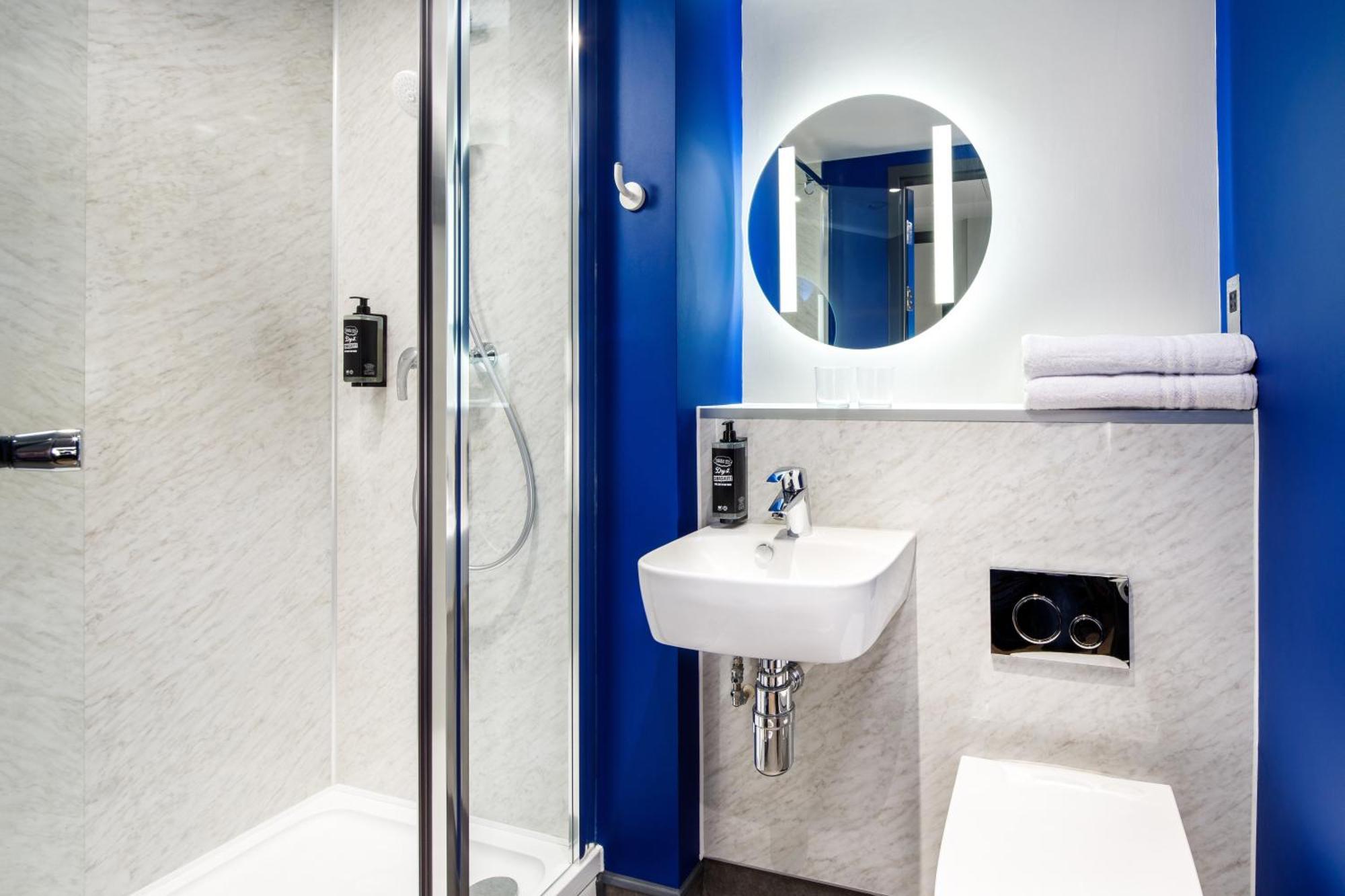 Ibis Budget Manchester Airport T2 Хейл Экстерьер фото