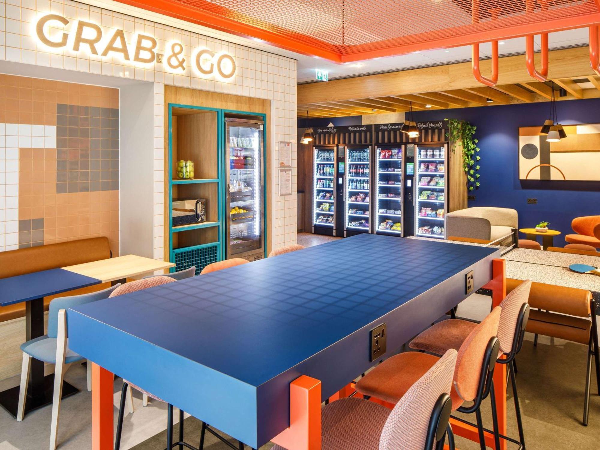 Ibis Budget Manchester Airport T2 Хейл Экстерьер фото