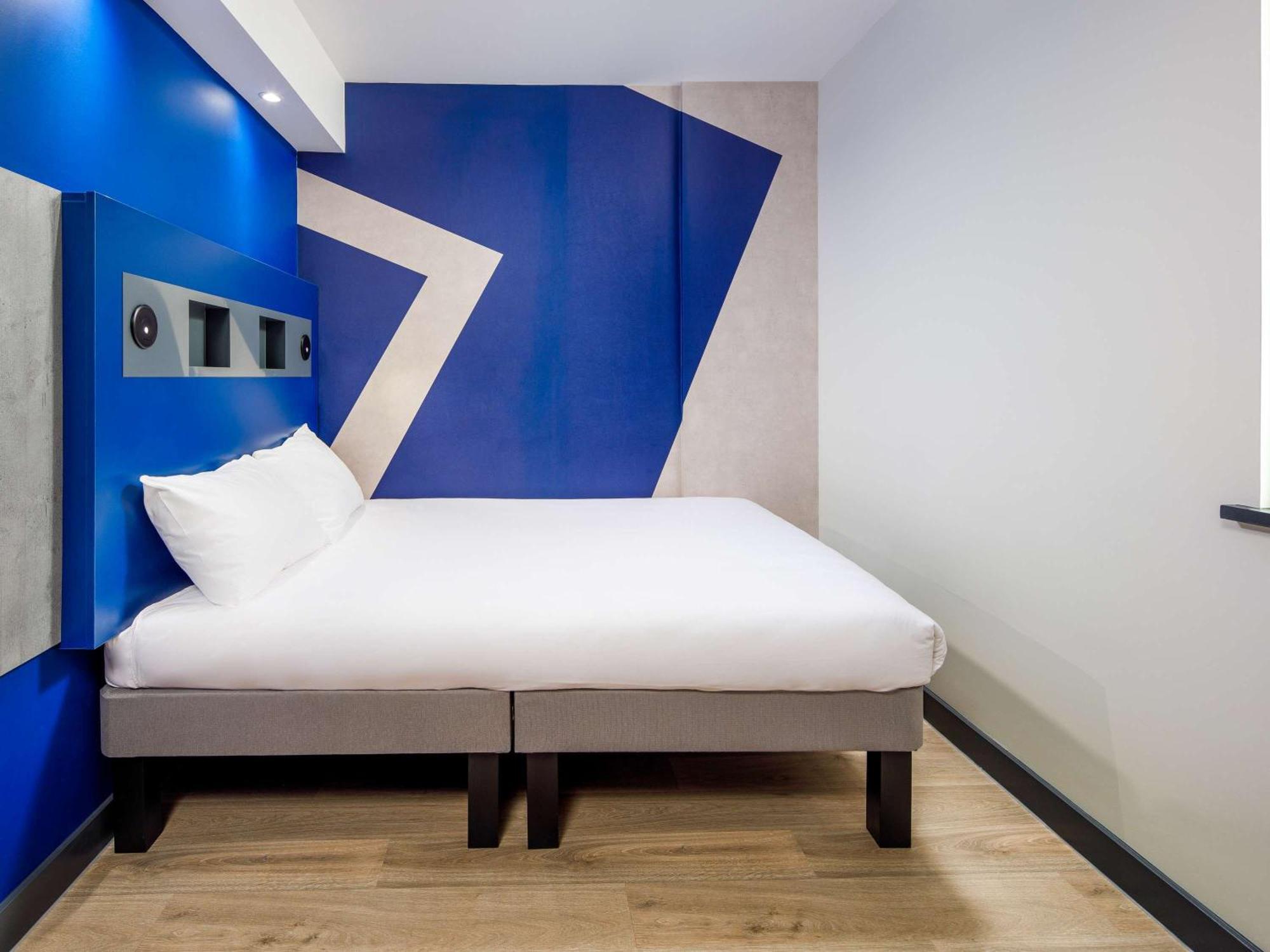 Ibis Budget Manchester Airport T2 Хейл Экстерьер фото