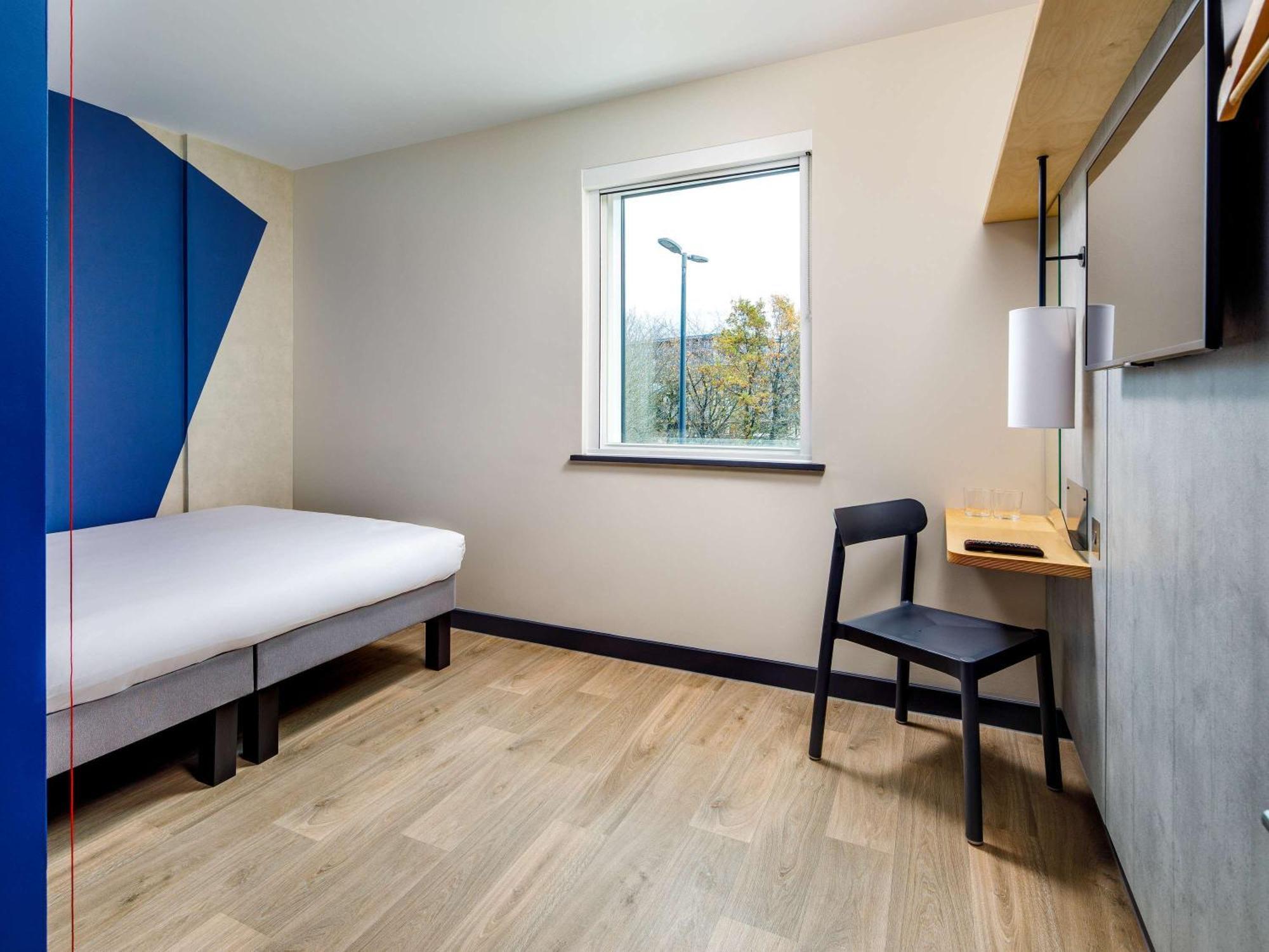Ibis Budget Manchester Airport T2 Хейл Экстерьер фото